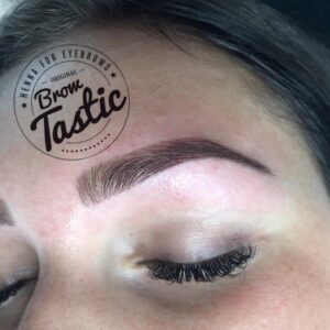 CORSO SOPRACCIGLIA BROWSTYLING + HENNE'