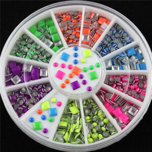 Borchie forme miste colori fluo